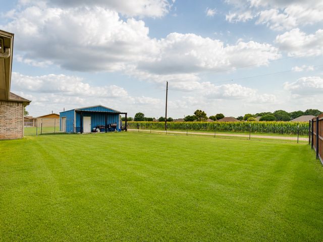 505 N Neu Drive, Lindsay, TX 76250