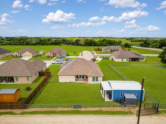 505 N Neu Drive, Lindsay, TX 76250
