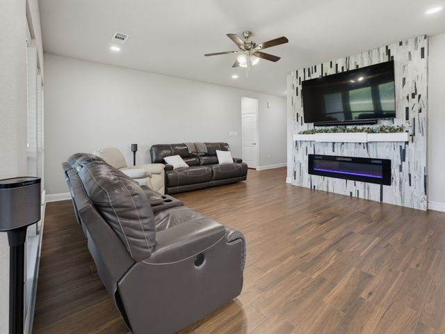 505 N Neu Drive, Lindsay, TX 76250