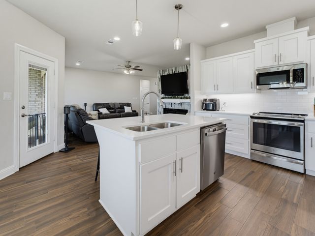 505 N Neu Drive, Lindsay, TX 76250