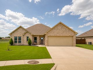 505 N Neu Drive, Lindsay, TX 76250