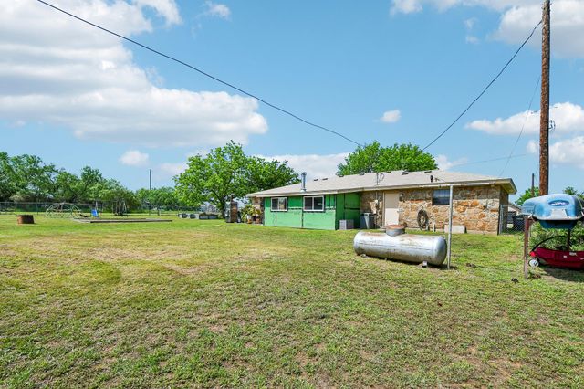 115 Mountain View DR, Burnet, TX 78611