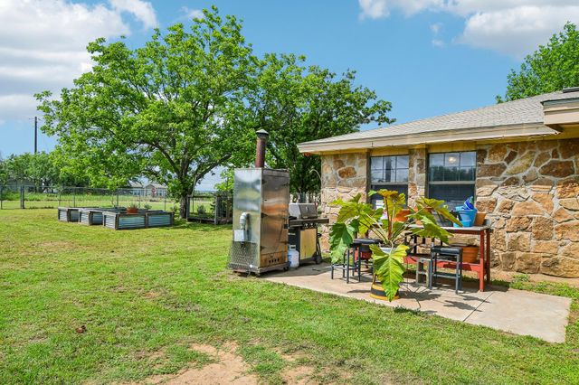 115 Mountain View DR, Burnet, TX 78611