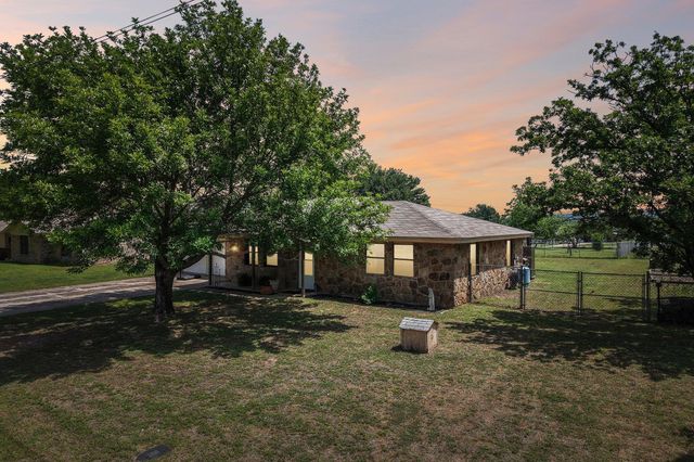 115 Mountain View DR, Burnet, TX 78611