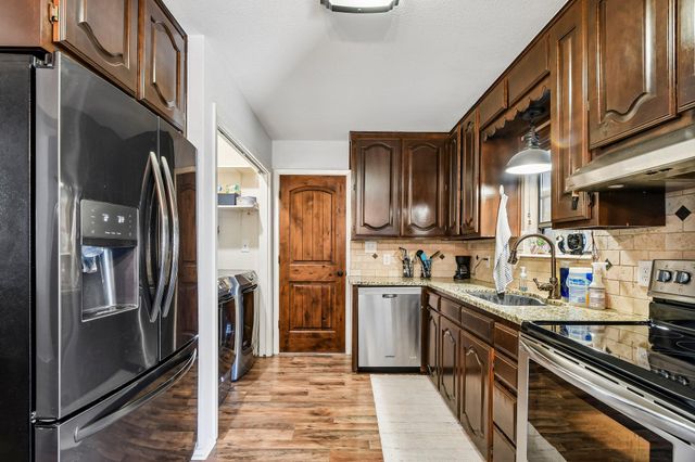 115 Mountain View DR, Burnet, TX 78611