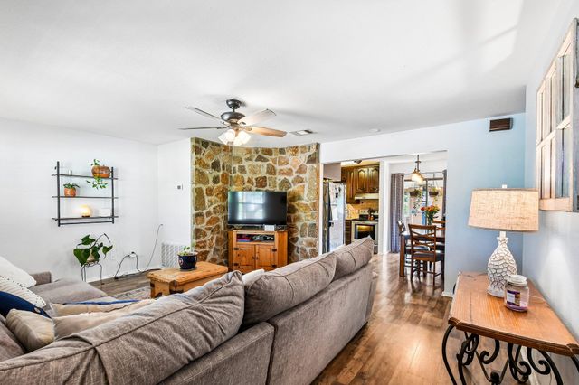 115 Mountain View DR, Burnet, TX 78611