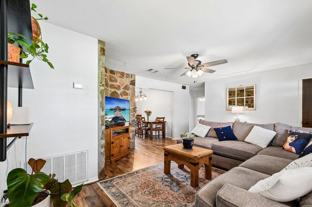 115 Mountain View DR, Burnet, TX 78611