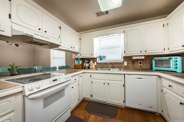 112 Selvidge Ln, Searcy, AR 72143