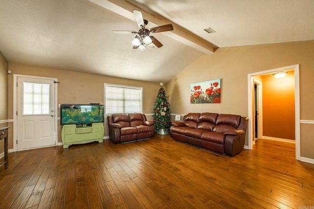 112 Selvidge Ln, Searcy, AR 72143