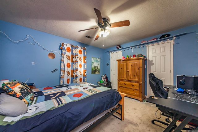 112 Selvidge Ln, Searcy, AR 72143