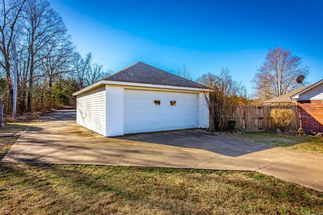112 Selvidge Ln, Searcy, AR 72143
