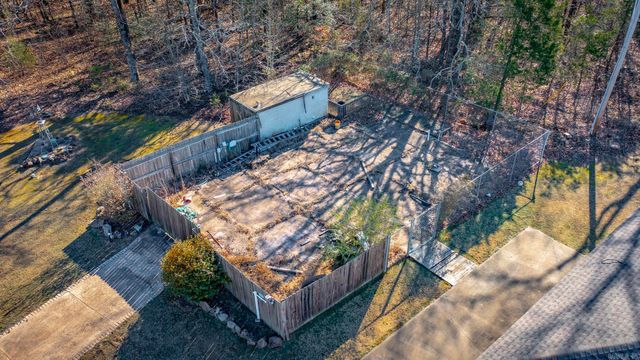 112 Selvidge Ln, Searcy, AR 72143