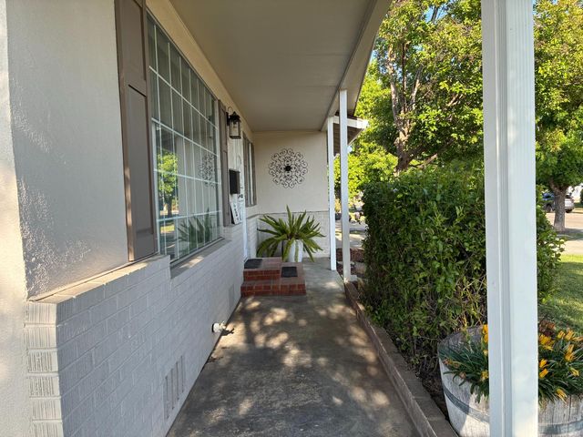 135 Osborn Ter, Atwater, CA 95301