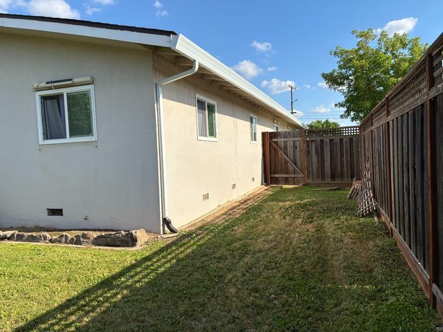 135 Osborn Ter, Atwater, CA 95301