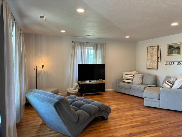 135 Osborn Ter, Atwater, CA 95301