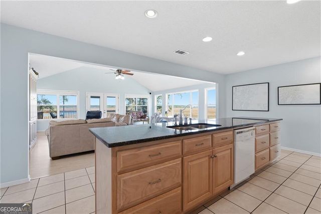 1116 Pleasure Point Lane NE, Townsend, GA 31331