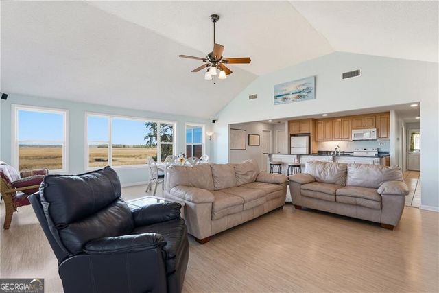 1116 Pleasure Point Lane NE, Townsend, GA 31331