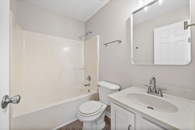 1010 Winesap Rd, Clarksville, TN 37040