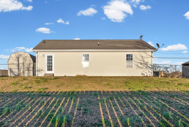 1010 Winesap Rd, Clarksville, TN 37040