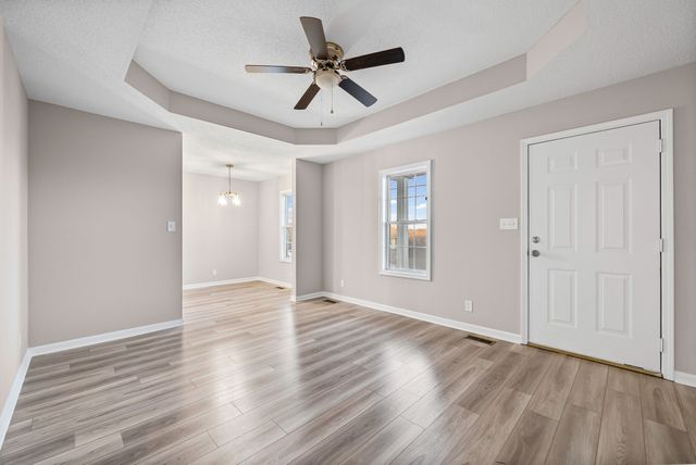 1010 Winesap Rd, Clarksville, TN 37040