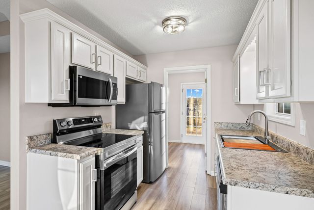 1010 Winesap Rd, Clarksville, TN 37040