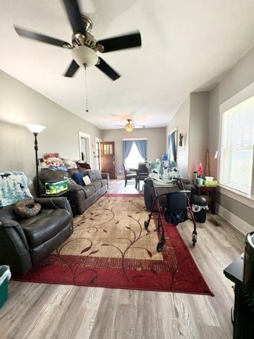 514 W Cave Springs AVe, El Dorado, KS 67042