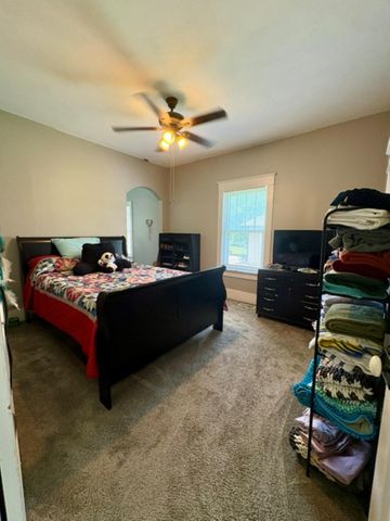 514 W Cave Springs AVe, El Dorado, KS 67042