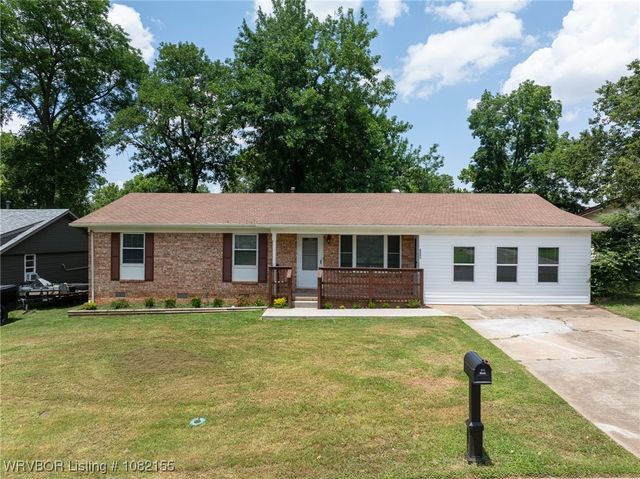 2221 N 56th Lane, Fort Smith, AR 72904