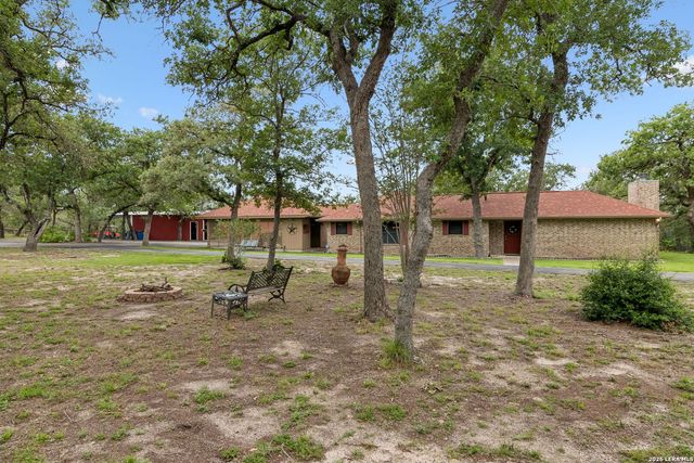 188 Guadalupe Ranch Ln, Seguin, TX 78155