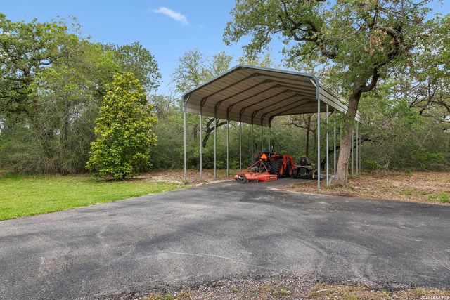 188 Guadalupe Ranch Ln, Seguin, TX 78155