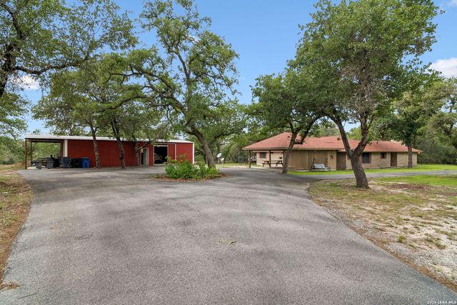 188 Guadalupe Ranch Ln, Seguin, TX 78155