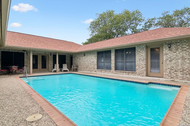 188 Guadalupe Ranch Ln, Seguin, TX 78155