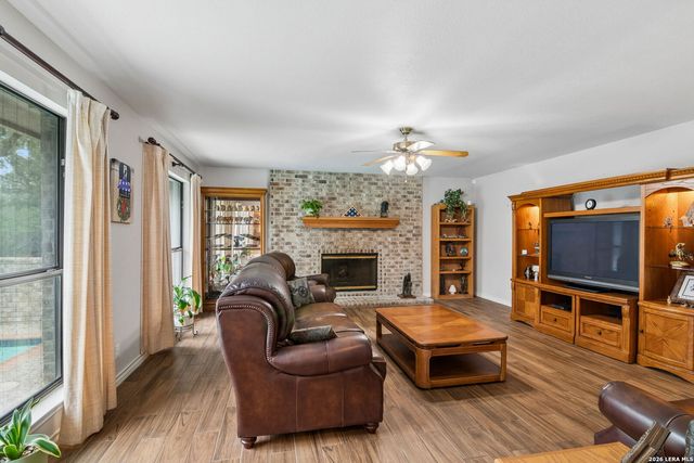 188 Guadalupe Ranch Ln, Seguin, TX 78155