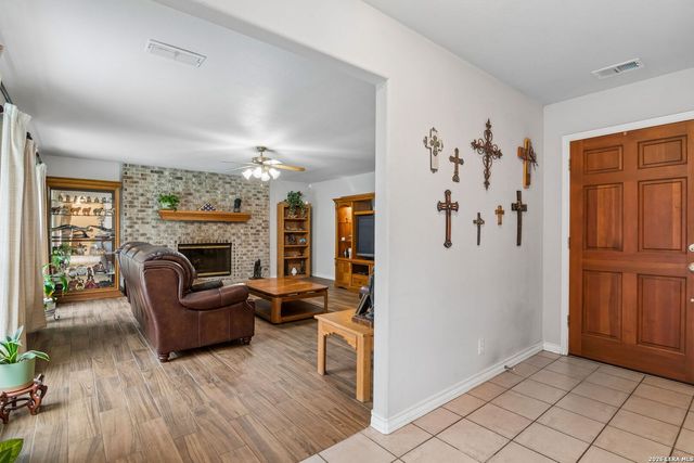 188 Guadalupe Ranch Ln, Seguin, TX 78155