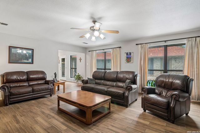 188 Guadalupe Ranch Ln, Seguin, TX 78155