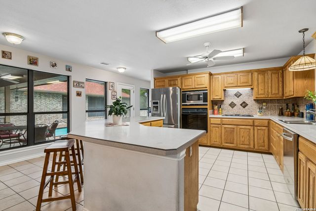 188 Guadalupe Ranch Ln, Seguin, TX 78155