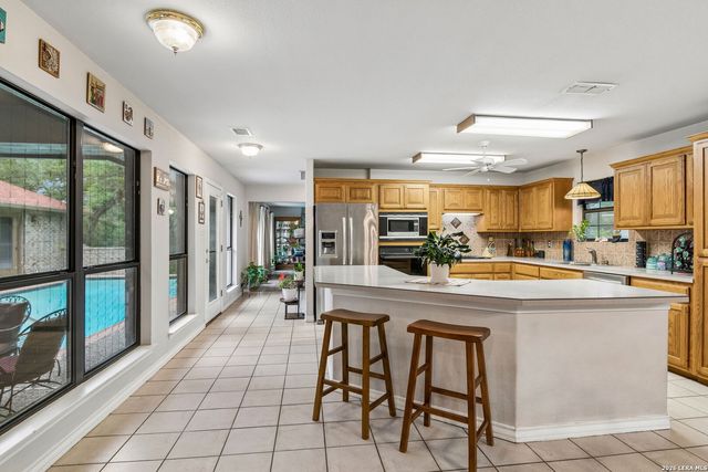 188 Guadalupe Ranch Ln, Seguin, TX 78155