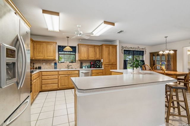 188 Guadalupe Ranch Ln, Seguin, TX 78155