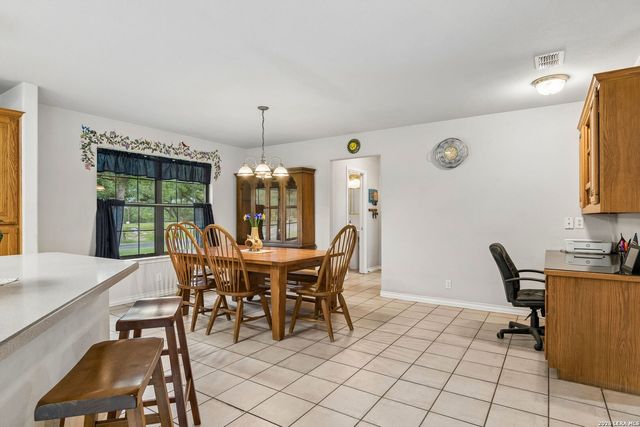 188 Guadalupe Ranch Ln, Seguin, TX 78155