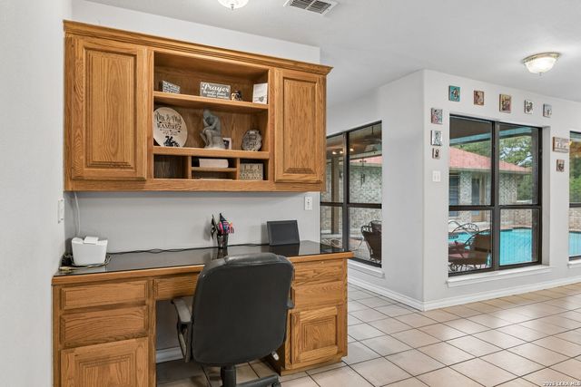 188 Guadalupe Ranch Ln, Seguin, TX 78155