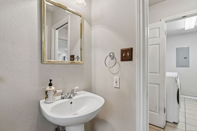 188 Guadalupe Ranch Ln, Seguin, TX 78155