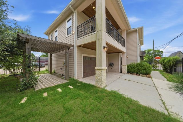 3231 Francis Street, Houston, TX 77004