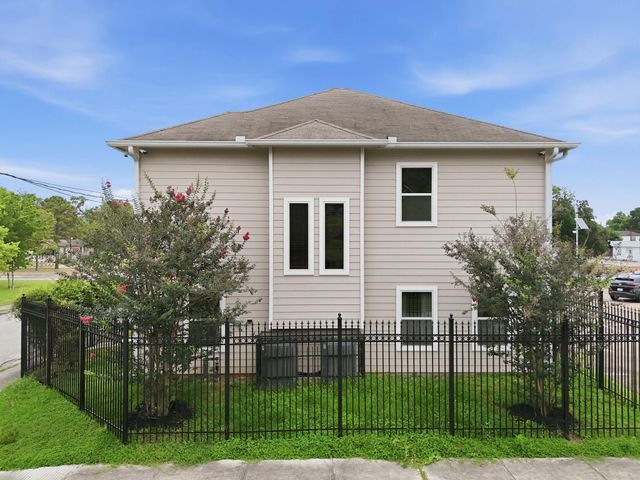 3231 Francis Street, Houston, TX 77004