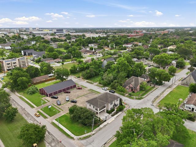 3231 Francis Street, Houston, TX 77004