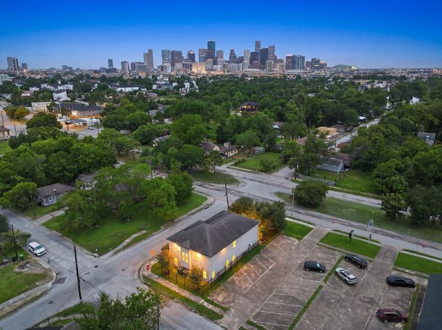 3231 Francis Street, Houston, TX 77004