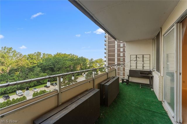 12900 Lake Avenue 811, Lakewood, OH 44107