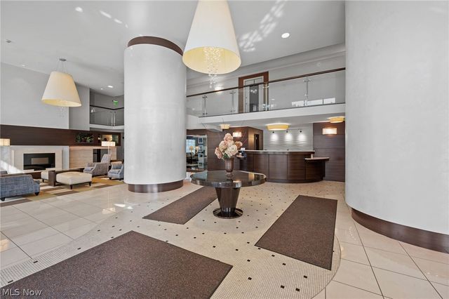 12900 Lake Avenue 811, Lakewood, OH 44107