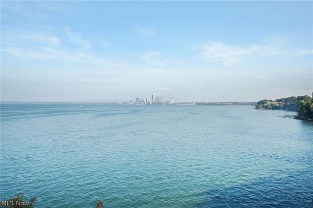 12900 Lake Avenue 811, Lakewood, OH 44107
