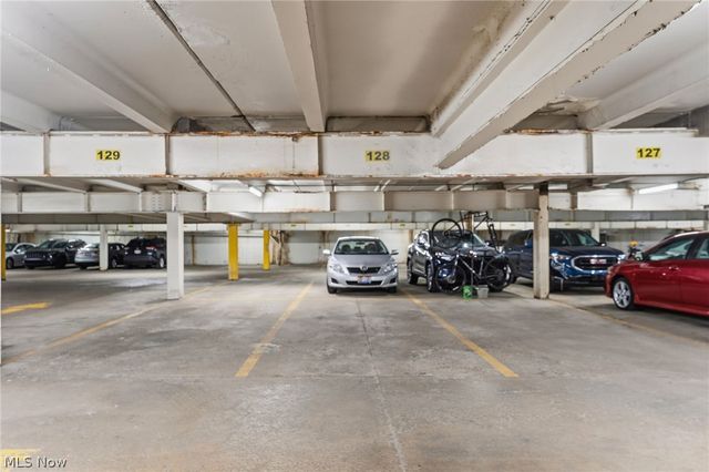 12900 Lake Avenue 811, Lakewood, OH 44107