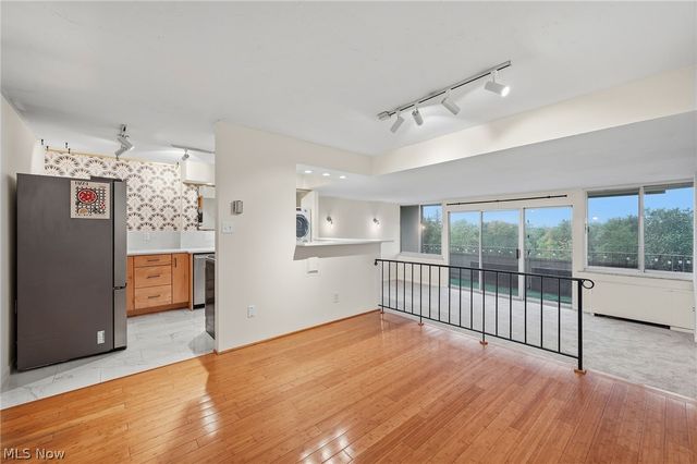 12900 Lake Avenue 811, Lakewood, OH 44107